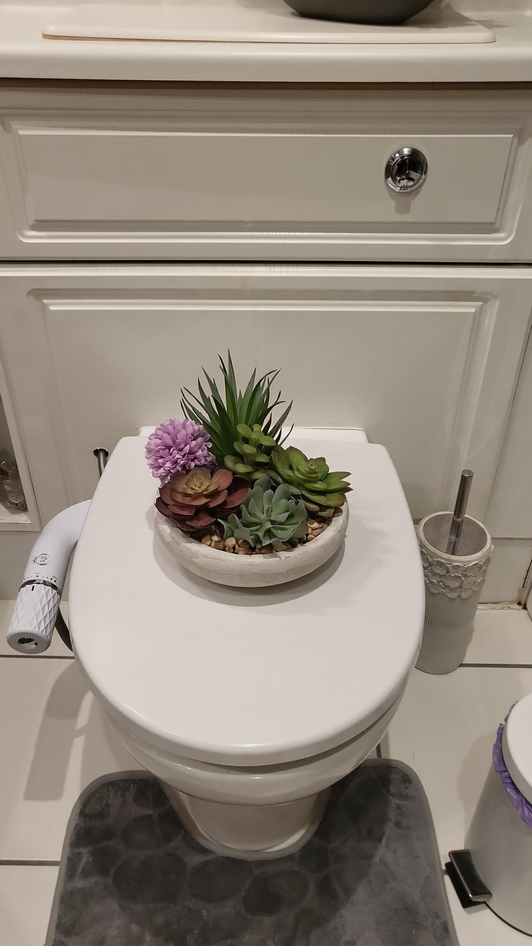 Bidet installed in UK bathroom, 1